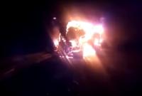 В Эквадоре перевернулся и загорелся автобус, по меньшей мере 14 человек погибли (видео)