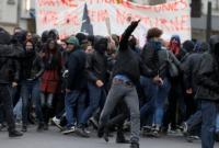 В Париже полиция задержала более 140 протестующих