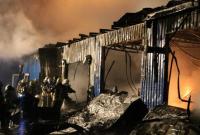 В Киеве ночью произошел пожар на складах (видео)