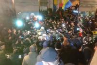 На Майдане в Киеве появились палатки. Между активистами и полицией произошли потасовки