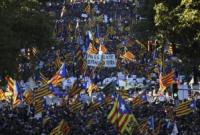 Сотни тысяч каталонцев вышли на массовые акции протеста против решения правительства Испании