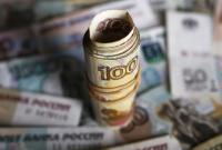Обвал рубля вынудил россиян ринуться в обменники