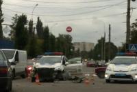 В Харькове автобус протаранил авто патрульных