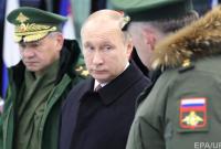 Путин пообещал снизить затраты на военных