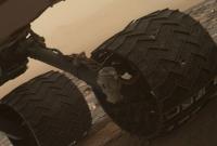 Конец путешествия? На колесах марсохода Curiosity нашли повреждения