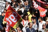 Десятки тысяч противников трудовой реформы Макрона вышли на улицы Парижа