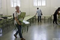 Неизвестный открыл стрельбу из пневматического оружия на избирательном участке в Каталонии: четверо пострадавших
