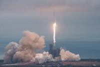 Компания SpaceX запустила ракету Falcon 9 с кораблем Dragon