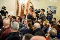 Активистка Femen пыталась сорвать пресс-конференцию Ле Пен