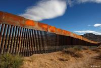 США планируют провести тендер на строительство стены с Мексикой