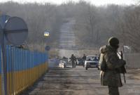 В районе Золотого оккупанты подбили авто с украинскими военными: один боец погиб
