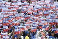 В Японии 70 тысяч человек вышли на митинг против военной базы США на острове