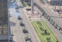 В сети появилось впечатляющее видео движения колоны военной техники по центру Киева