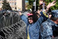 В Ереване полиция задержала более 100 протестующих