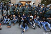 Протесты в Ереване: полиция задерживает активистов по всему городу и пресекает попытки людей собраться