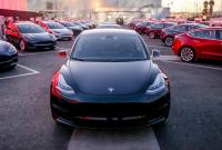 Илон Маск обещает выпустить летом Tesla Model 3 с двумя двигателями
