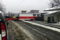 В Донецке трамвай въехал в жилой дом
