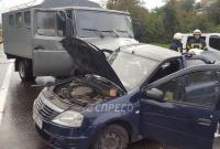 В Голосеевском районе Киева столкнулись такси и грузовик, погиб полицейский