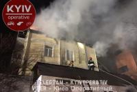 В Киеве на Подоле произошел пожар в трехэтажном жилом доме (видео)