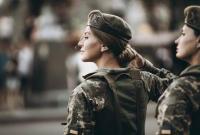 Около 90 женщин носят воинское звание "полковник"