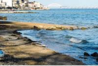 В оккупированной Керчи разрушен популярный пляж
