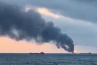 Дрейфующий к берегам РФ горящий танкер взят на буксир