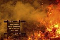 В лесных пожарах в Калифорнии погибли по меньшей мере шесть человек