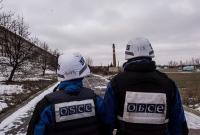 На Донбасі спостерігачі ОБСЄ потрапили під обстріл