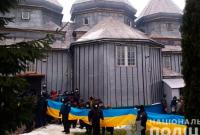 На Буковине во время попытки захвата храма произошли столкновения
