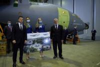 Зеленский предлагает создать украинскую авиакомпанию с самолетами "Антонова" в 2021 году