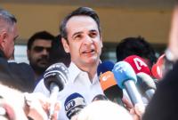 Премьера Греции обвинили в нарушении карантина