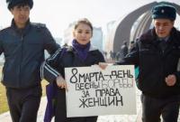 В Кыргызстане задержали десятки активисток движения за права женщин