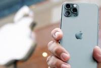 Apple снял ограничение на продажу двух іPhone в одни руки