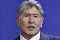 В Кыргызстане ввели комендантский час, задержали экс-президента, а спикер парламента подал в отставку