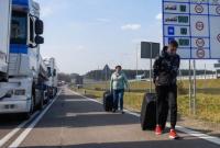 На границе Латвии с Беларусью ночью задержали 65 нелегалов, за прошедшие сутки - 200