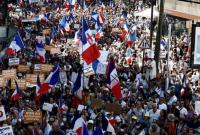 Во Франции прошли очередные протесты против санитарных пропусков: есть задержанные