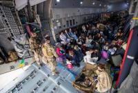 Эвакуация из Афганистана: Украина предлагает принять граждан из группы риска