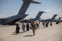 Великобритания эвакуировала более 7 тысяч человек из Афганистана