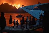 Пожары продолжают бушевать в лесах Греции, тысячи эвакуированных