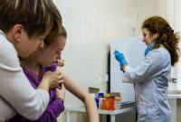 За сутки в Украине первой дозой вакцинировали почти 50 тысяч человек