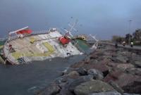 Через сильну негоду в Туреччині затонуло судно, море вийшло з берегів
