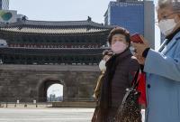 Вп’ятьох не збиратися: у Кореї введуть нові заборони через спалах коронавірусу
