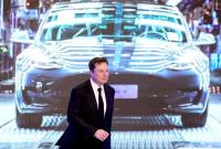 Инвестор Tesla подал в суд из-за твита Илона Маска о продаже 10% акций