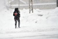 В 17 городах Турции приостановили занятия в школах из-за снегопадов