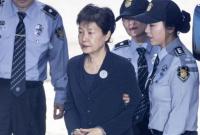 После пяти лет тюрьмы: в Южной Корее экс-президент вышла на свободу
