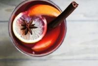 «Праздничный» напиток снижает холестерин: врач называет плюсы глинтвейна