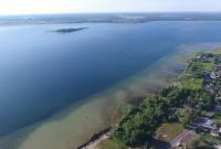 Два десятка людей на отдыхе отнесло ветром на остров на озере Свитязь