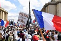 Сенат Франции поменял законопроект о COVID-пропусках на фоне протестов