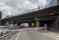 Еще один устал: в Киеве частично обвалился Берестейский мост