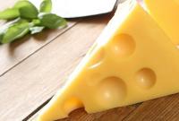 В Украине массово продают фальсификат сыра: производители заменяют молоко пальмовым маслом